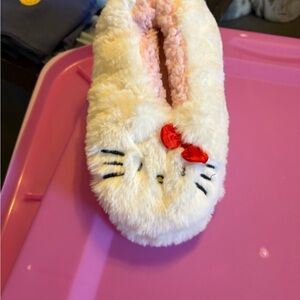 Hello Kitty Cream Fuzzy Slipper with Red Bow and Pink Lining